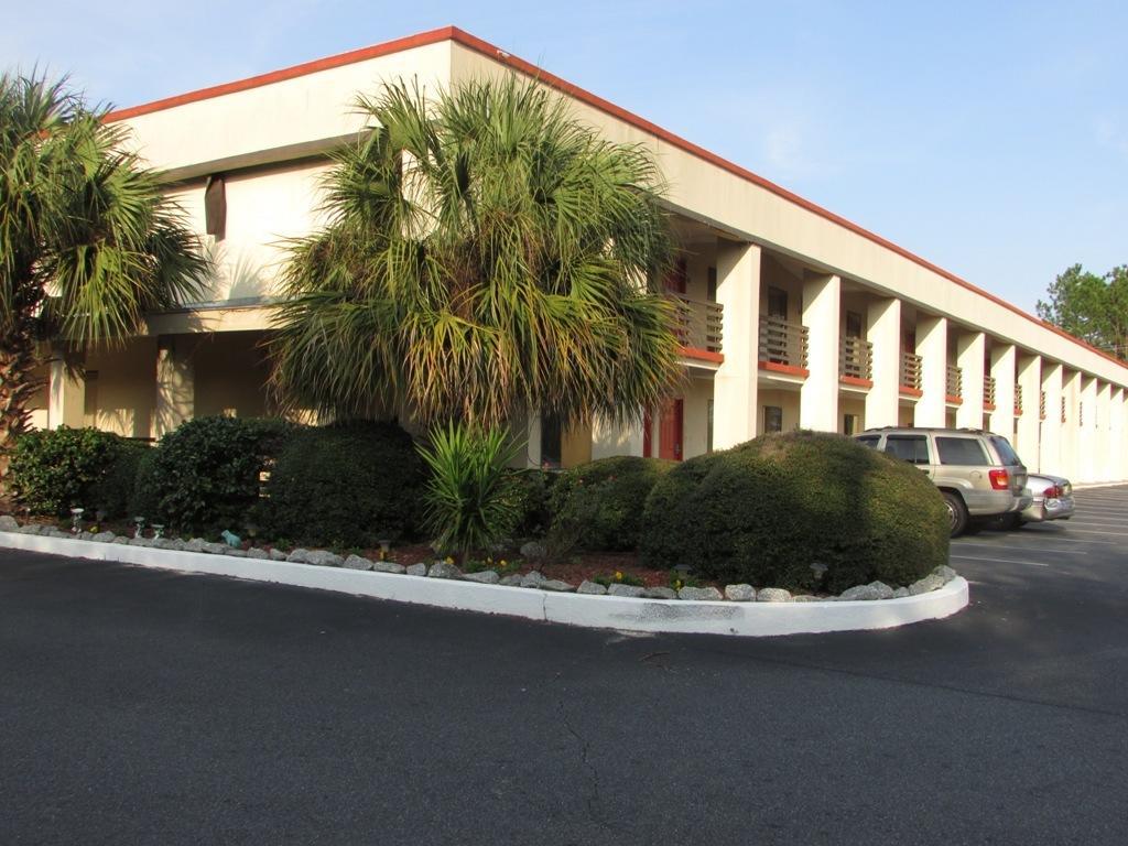 New Valdosta Inn And Suites Zewnętrze zdjęcie